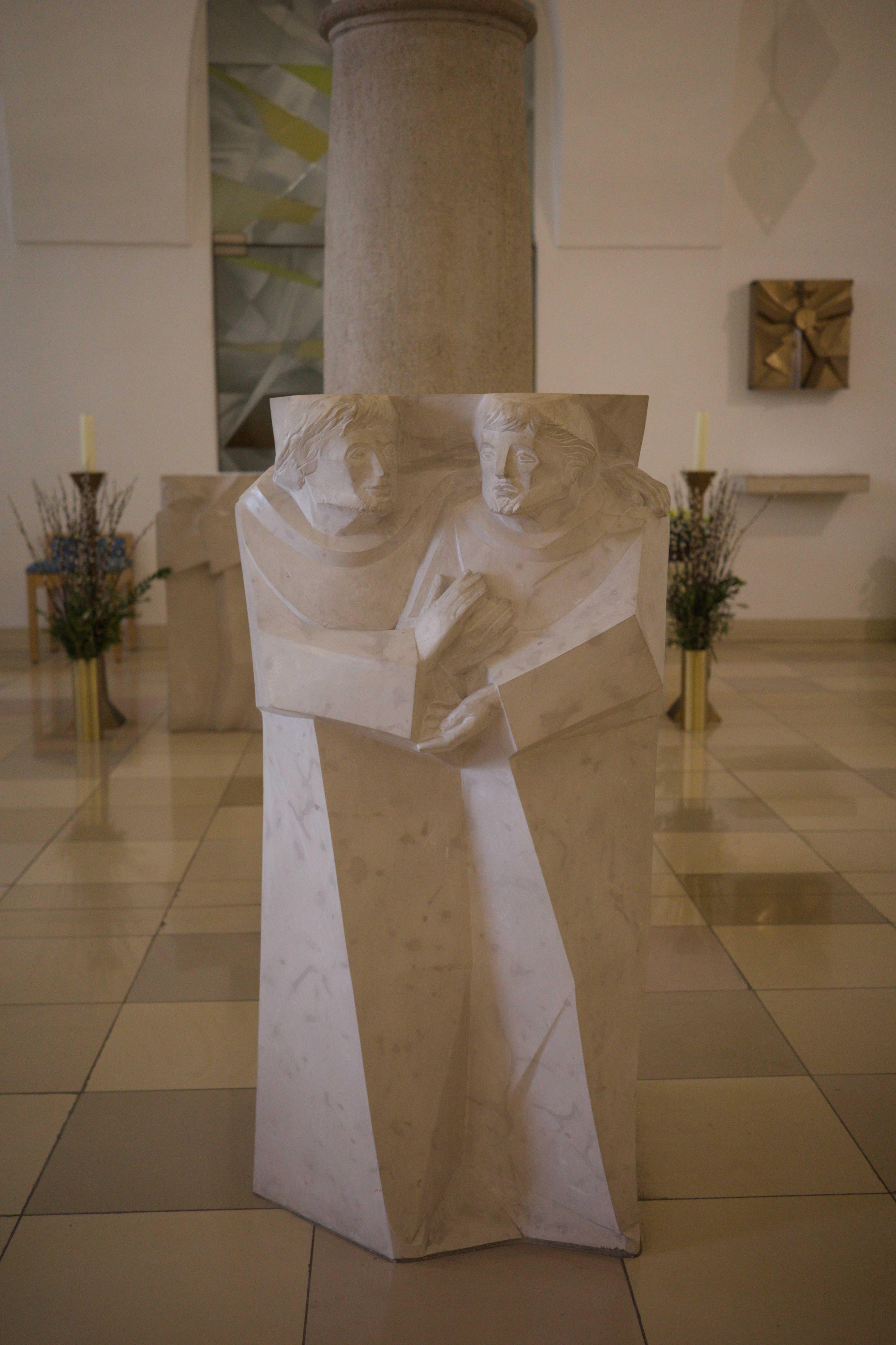 Rednerpult in einer Kirche der Franziskaner